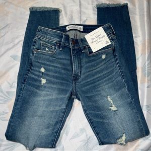 Mid Rise Super Skinny Ankle Jean